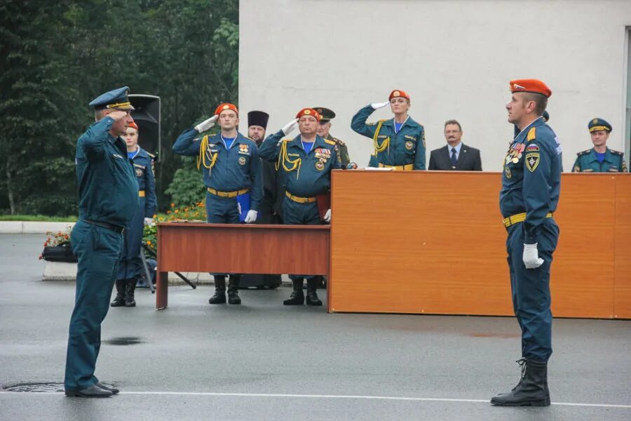 Сотрудник фпс. Леднев михаил сергеевич мчс. академия фпс россии. присяга сотрудника федеральной противопожарной службы. присяга фпс гпс.