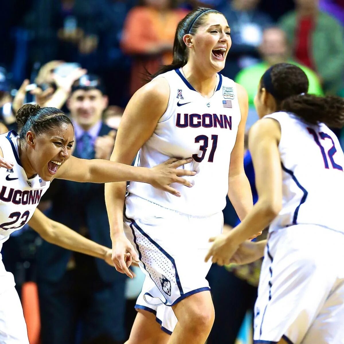 Ncaa women. Brionna jones basketball player. Эстетика 2018 женщины америка. Ncaa women. Игра баскетбол.