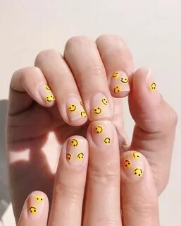 Красивый маникюр для детей