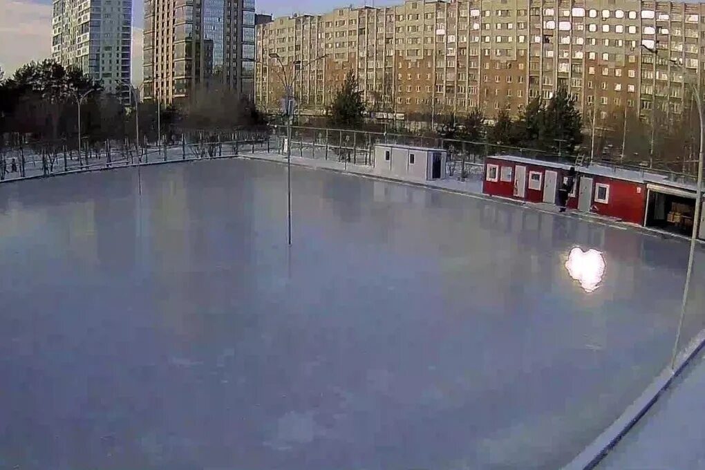 Круглосуточный каток новосибирск. Каток новосибирск 2021. Каток на площади ленина новосибирск. Круглосуточный каток новосибирск. Горячий лёд новосибирск.