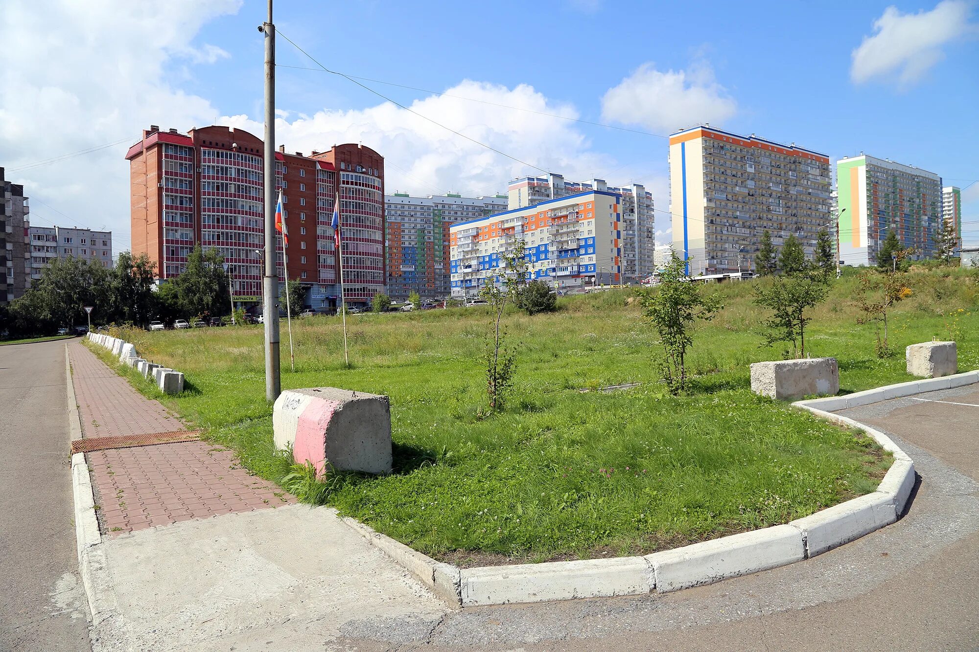 Погода солнечный красноярский. Парк в Солнечном Красноярск. Сквер Солнечная Поляна Красноярск. Парк в Солнечном Красноярск новый. Микрорайон Солнечный Красноярск.