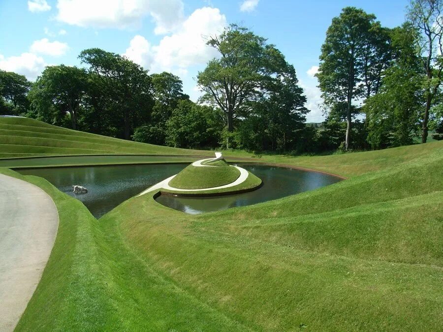 Чарльз дженкс (шотландия). Чарльз дженкс парк. Сад космических размышлений. Чарльз дженкс парк. Сад космических размышлений.