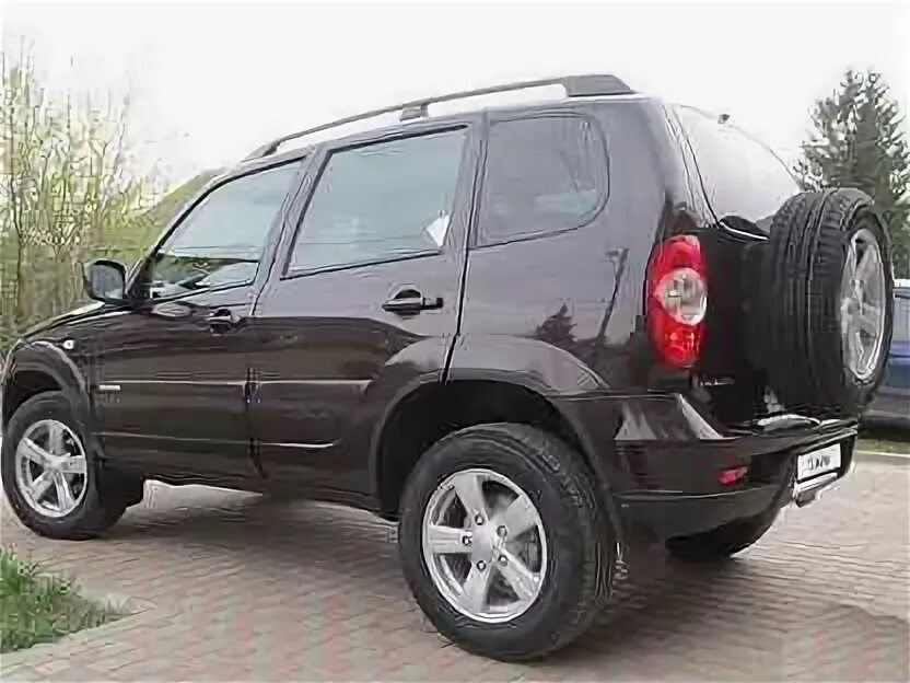 2123 бертоне. Chevrolet Niva Дикая слива. Chevrolet Niva 2009 Дикая слива. Chevrolet Niva Дикая слива автомобиль. Цвет 385 Шевроле Нива.