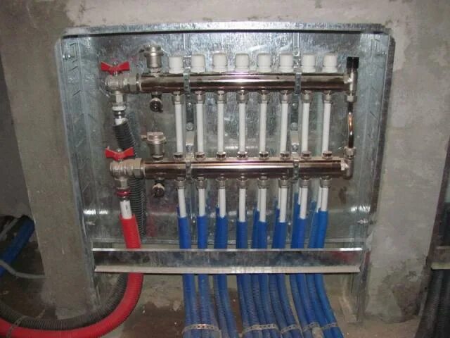 Коллекторный шкаф 750х715х110. Кс-25д стеновые блоки коллекторов. Блок стеновой коллектора кс-25. Стеновой блок бс 1/2. Коллектор для водоснабжения на стене.