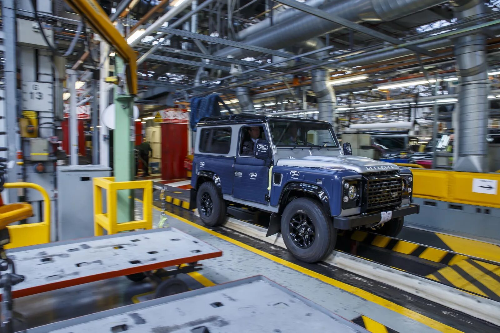 Завод ровер. Land rover factory. британия ленд ровер завод. ленд ровер сборка завод. словакия машина завод.
