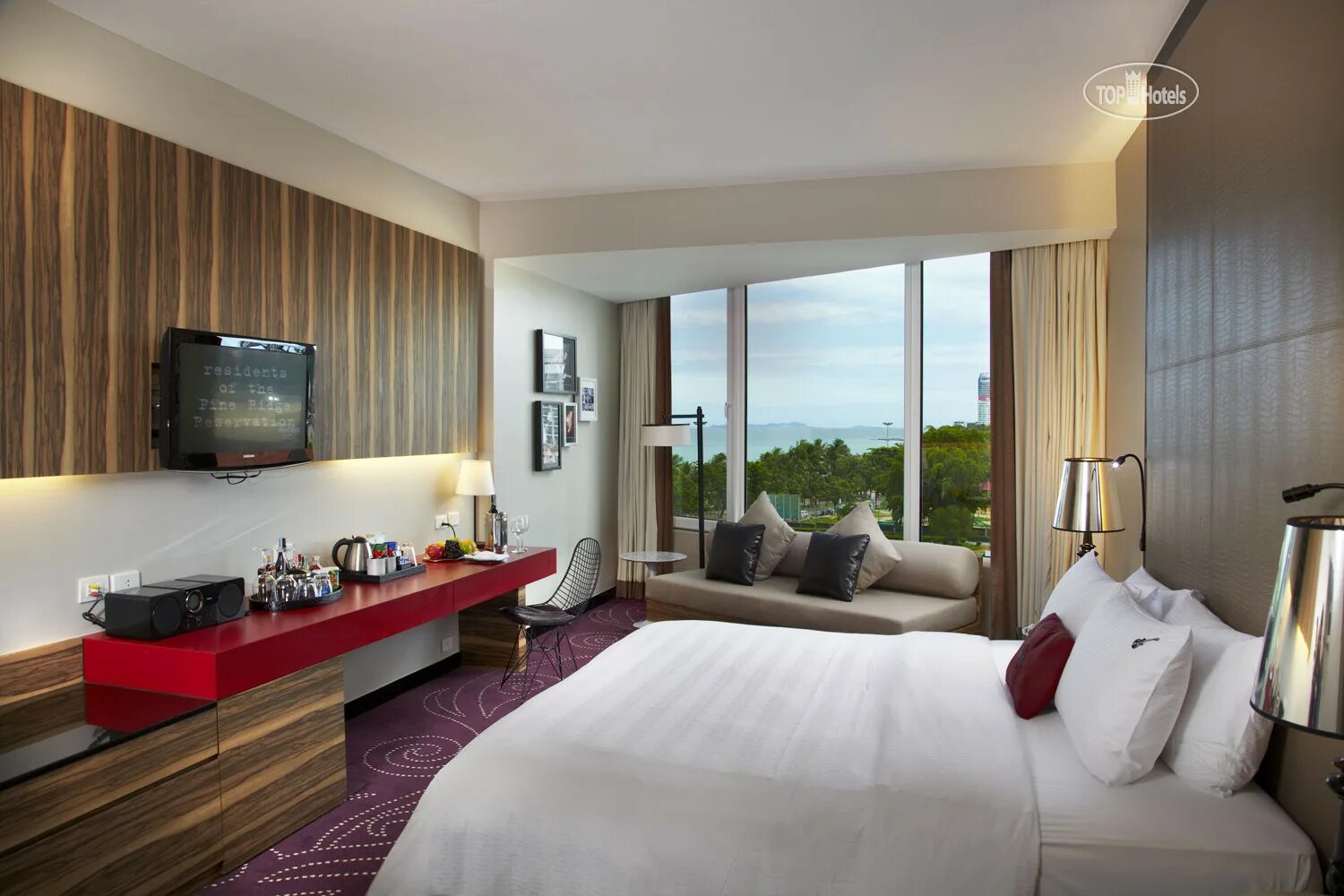 Rock hotel pattaya. Hard rock hotel 4* таиланд, паттайя. хард рок отель паттайя. отель нард рок в тайланде. хард рок отель тайланд.