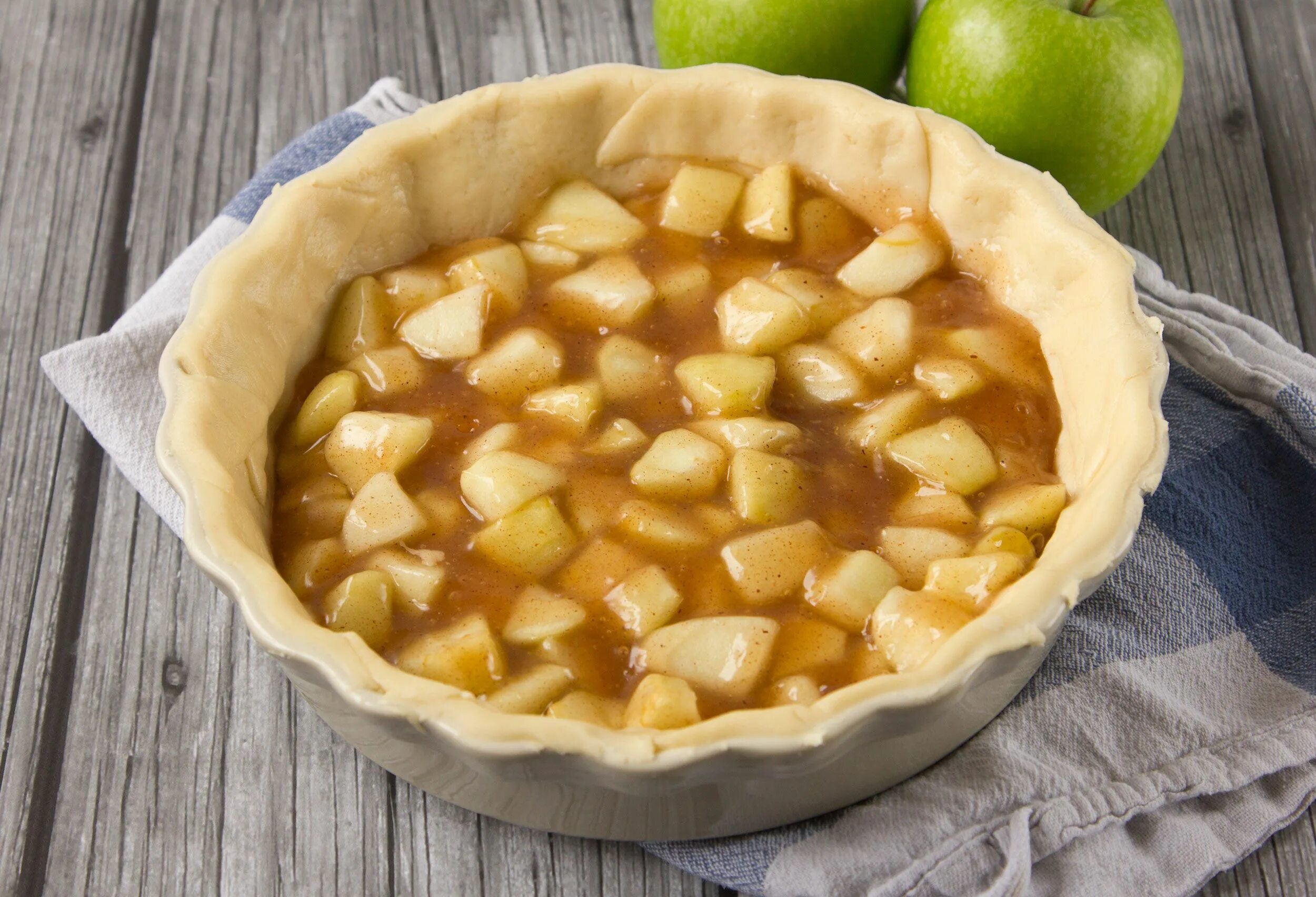 Рецепт начинки из свежих яблок. Яблочная начинка для пирога. Яблоки с начинкой. Начинка из яблок для пирога. Начинка из яблок для пирожков.