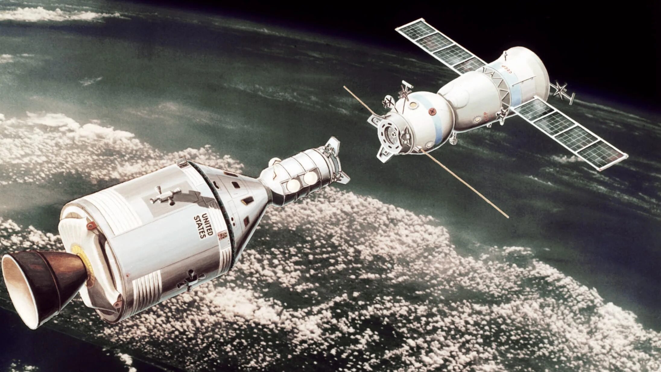 Как называется советский космический. Союз Аполлон космический корабль. Союз 19 и Аполлон. Союз Аполлон 1975. Стыковка космических кораблей Союз и Аполлон.