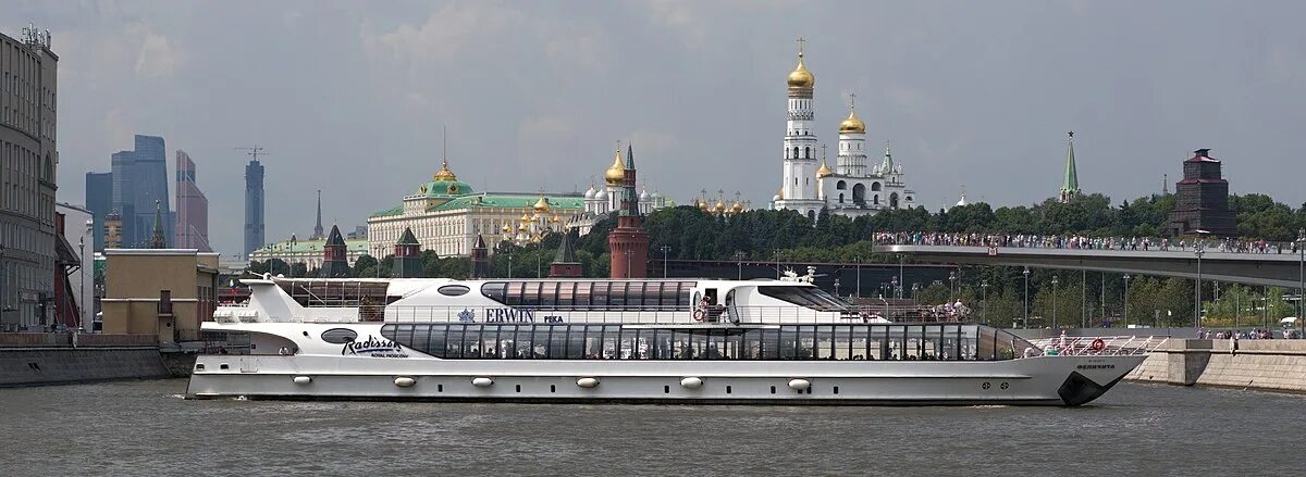 Москва река за 99 рублей. Корабль рэдиссон москва река. флотилия рэдиссон роял. яхта феличита флотилии рэдиссон. яхта флотилии «рэдиссон ройал».
