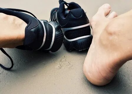 Foot shoes