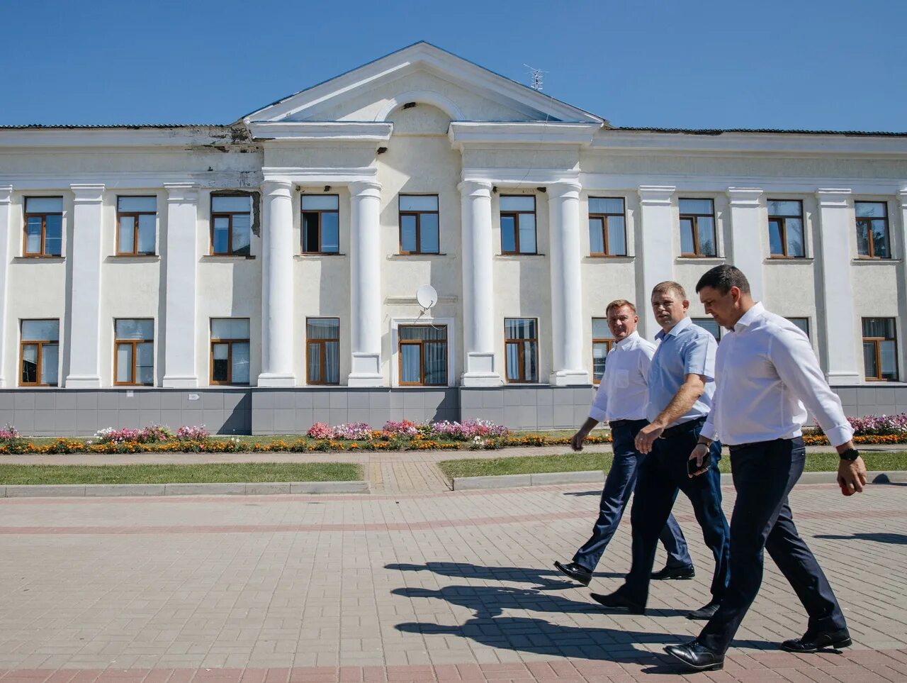 Погода село русское курский. Поныри Курской области. Посёлок Поныри Курской области. Глава поселка Поныри. Глава п Поныри Курской.