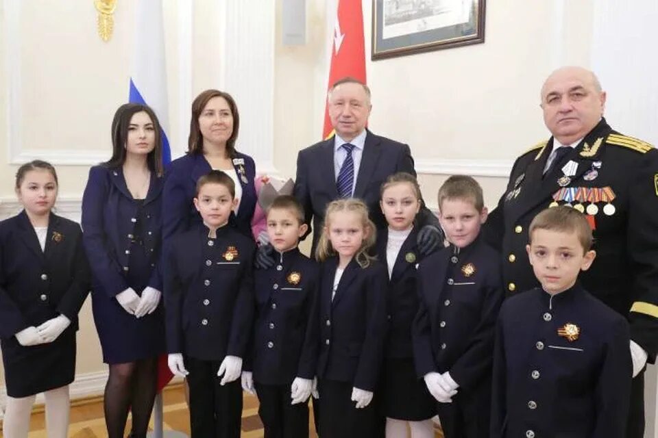 Орден родительская Слава награждение. Семья Поспеловых СПБ. Награждение многодетных семей. Многодетная семья орден родительская Слава. Многодетная семья в 2024 году санкт петербург