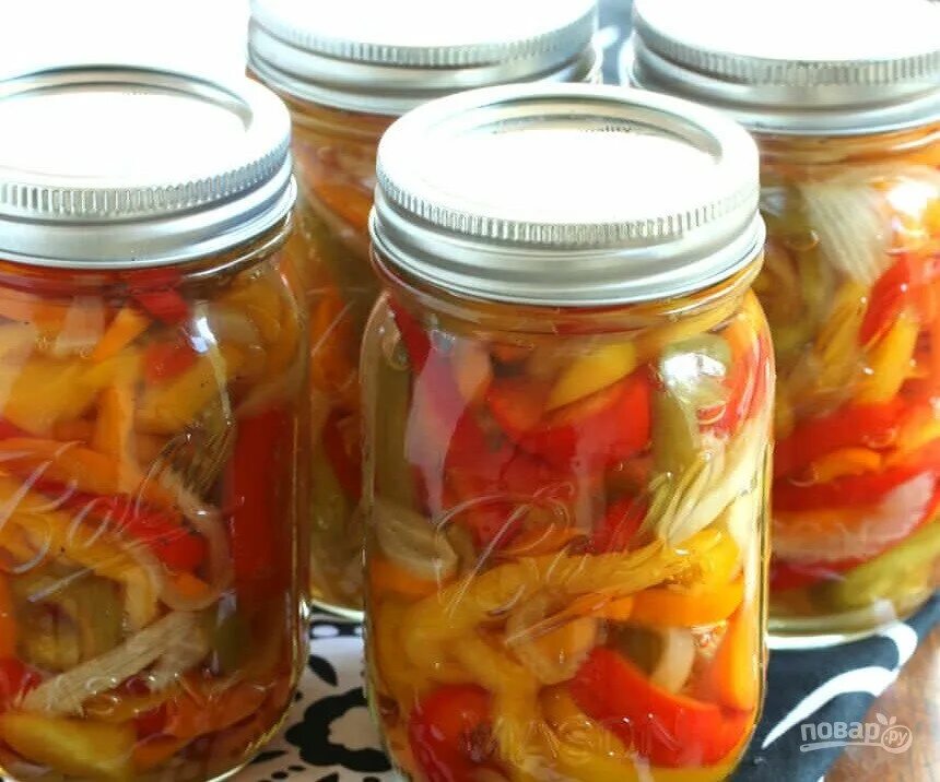 Перец острый на зиму с болгарским. Перцы пошаговый рецепт на зиму. Перец консервированный на зиму. Перец фаршированный овощами. Помидоры сладкий перец лечо.