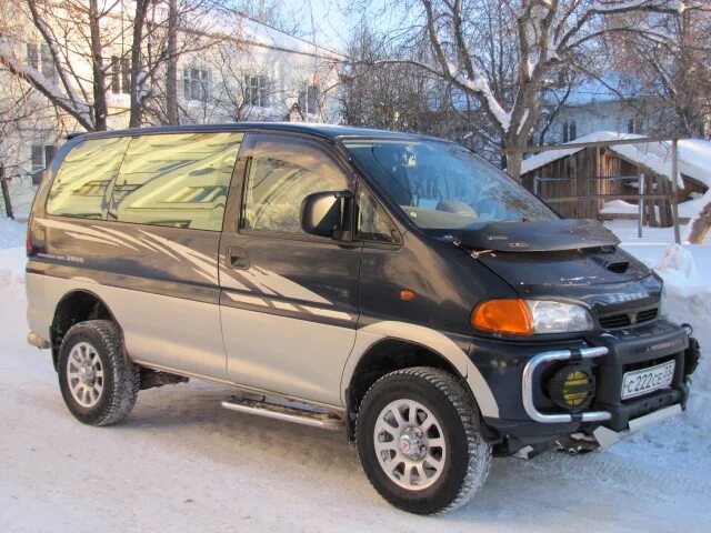 Митсубиси Делика 4х4 левый руль. Митсубиси Делика 4х4 1996. Mitsubishi Delica полный привод. Мицубиси Делика правый руль.