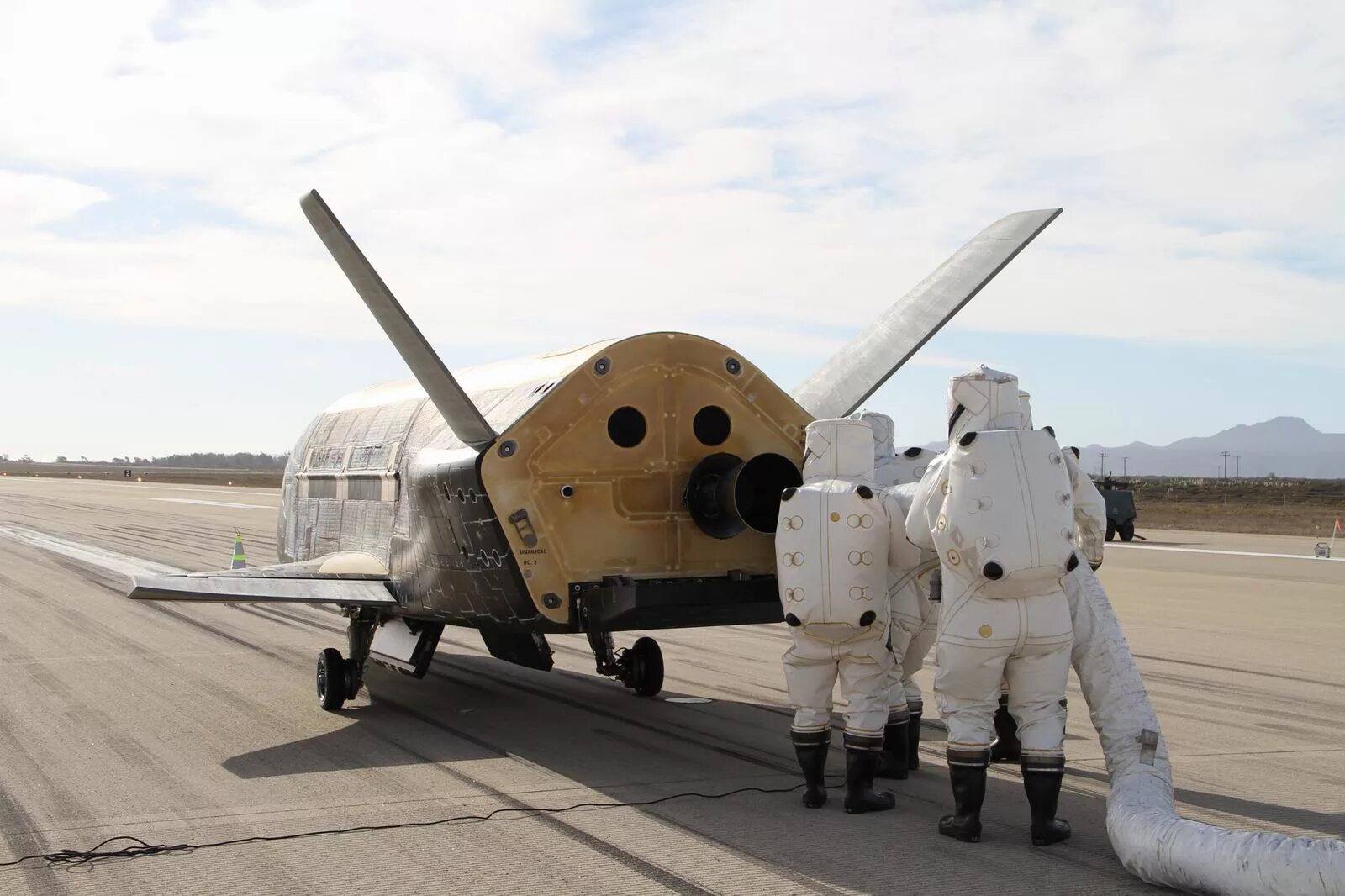 Орбитальный самолёт x-37b. Космоплан x-37b. Космический беспилотник x-37b. Boeing x-37 - космический беспилотник. Х 37 б