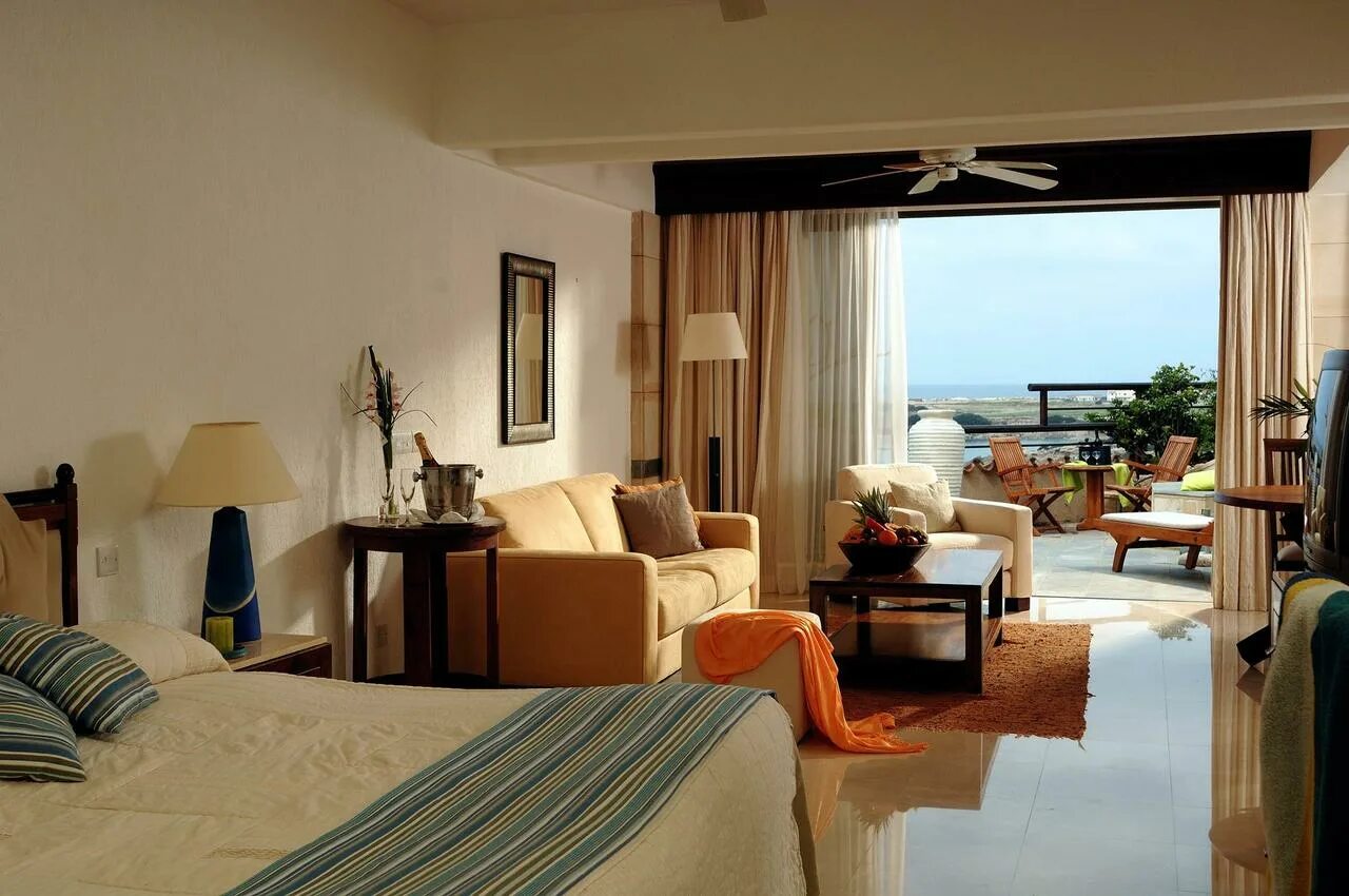 Отель coral beach. Корал Бич отель Пафос Кипр. Coral Beach Hotel & Resort 5*. Корал Бич Резорт Кипр. Пафос / Paphos Coral Beach Hotel & Resort 5.