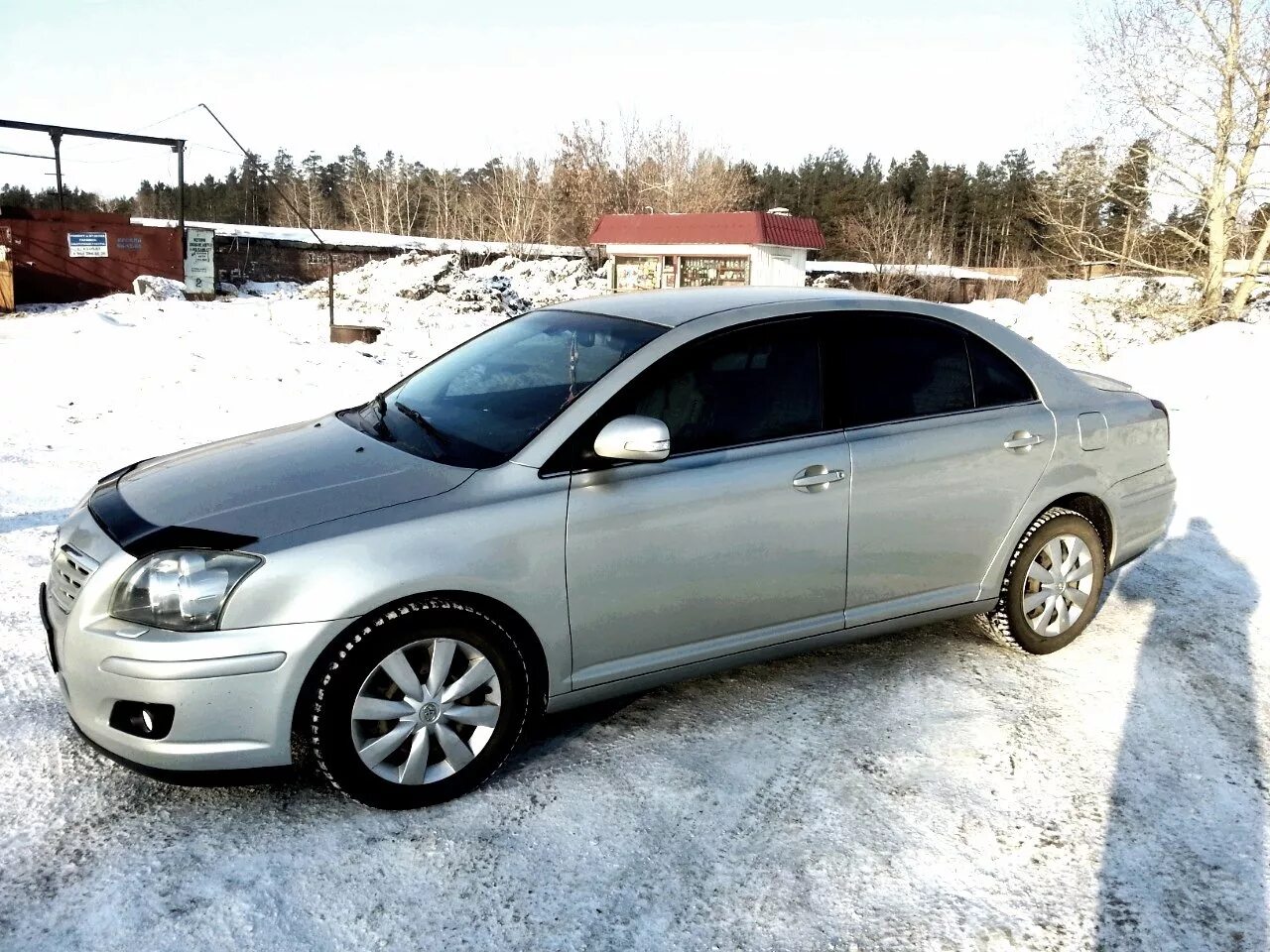 Тойота Авенсис серебристый металлик, 2007. Toyota Avensis, 2007 зима. Toyota Avensis 2006 мантолик. Тойота Авенсис 2006 1.8. Авенсис в крае купить