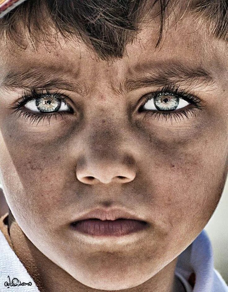 Красивые глаза. Дети с необычными глазами. Необычный цвет глаз. Выразительные детские глаза. Мальчик глазами девочки