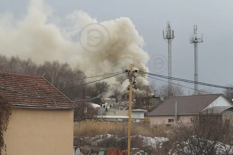 кисловодск пожар на ул донской. пожарные кисловодска. пожар в кисловодске. пожар в кисловодске 2021 год. кисловодск ночью.