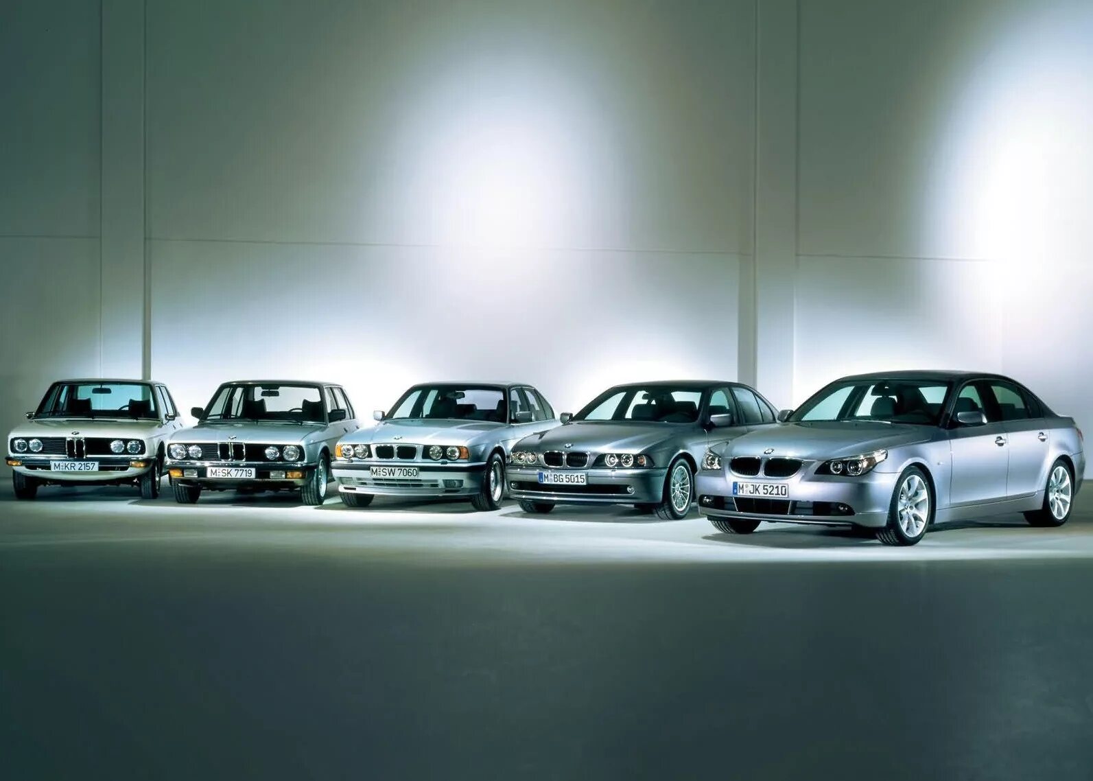 Эволюция BMW 5. BMW 5 Series Evolution. Кузова и поколения БМВ 5. BMW m5 Evolution.