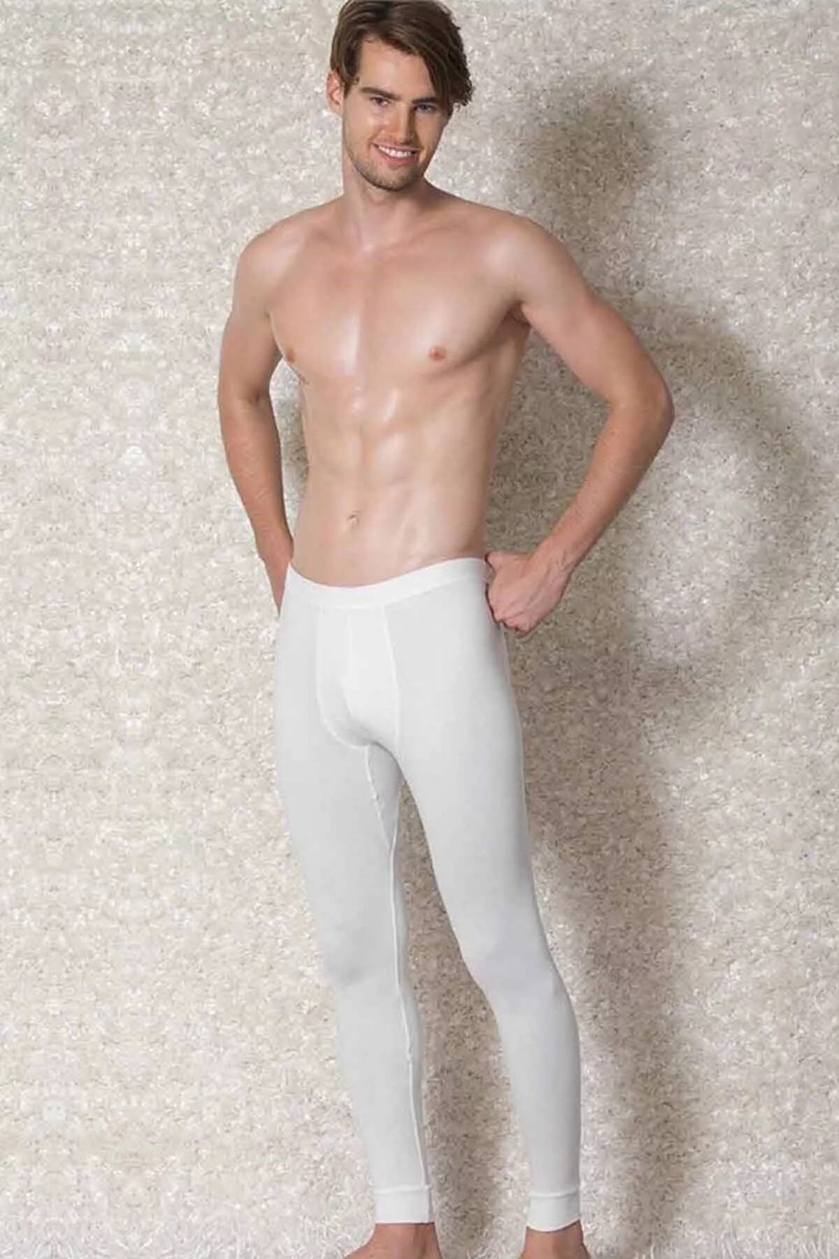 Термобельё мужское oztas. Мужик в подштанниках. Мужские кальсоны белого цвета. Кальсоны charmante мужские. Парни в кальсонах.