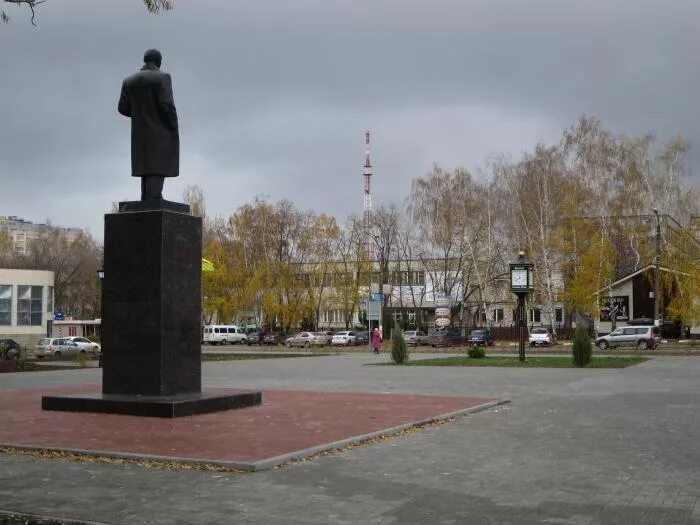 1 мая арзамас. Памятник Ленину в Арзамасе. Ленин памятник в городе Арзамас.