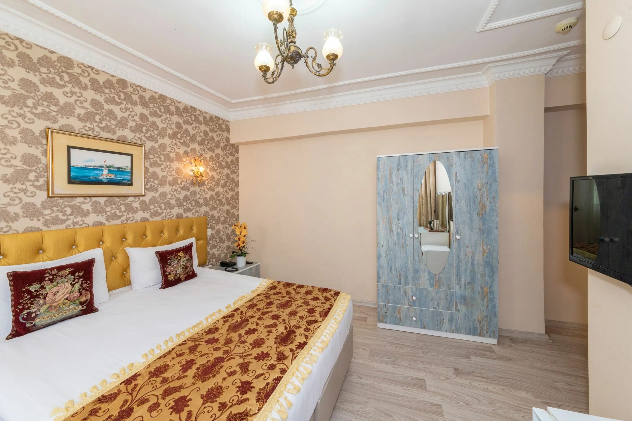 Отель stone. Stone Hotel Istanbul 3*. Отель Континенталь Стамбул. Stone Hotel old City Istanbul. Каменный отель.