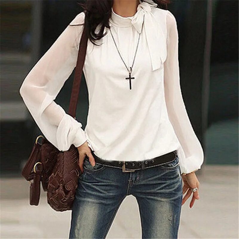 Одета или надета кофточка. Образ с кожаными штанами. Какую кофту одевать. Платье в горошек и свитер. Свитер рубашка и леггинсы.