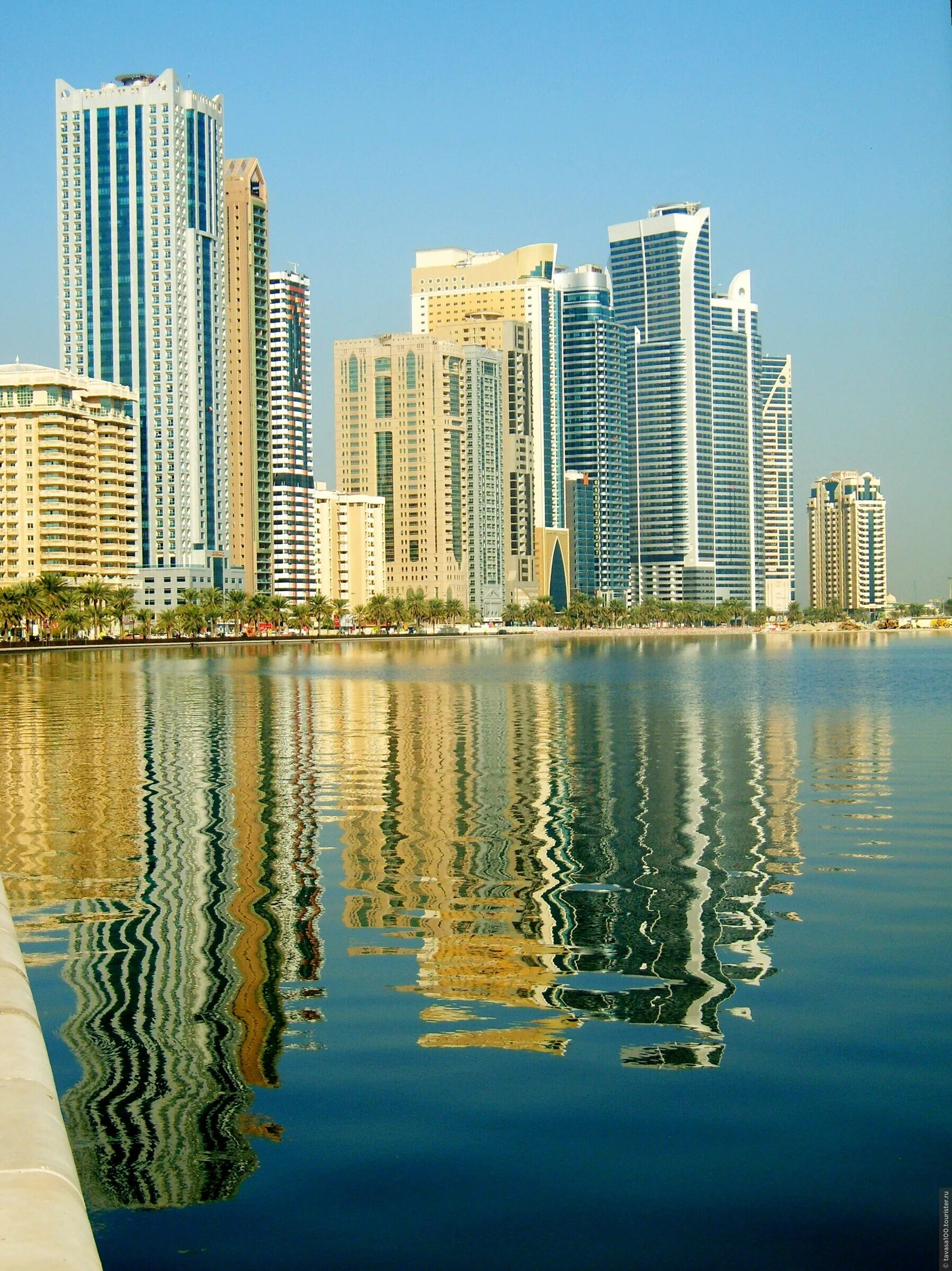 Шарджа ОАЭ. Эмираты ОАЭ Шарджа. Город ОАЭ Sharjah. ОАЭ Шарджа Лагуна Халид.