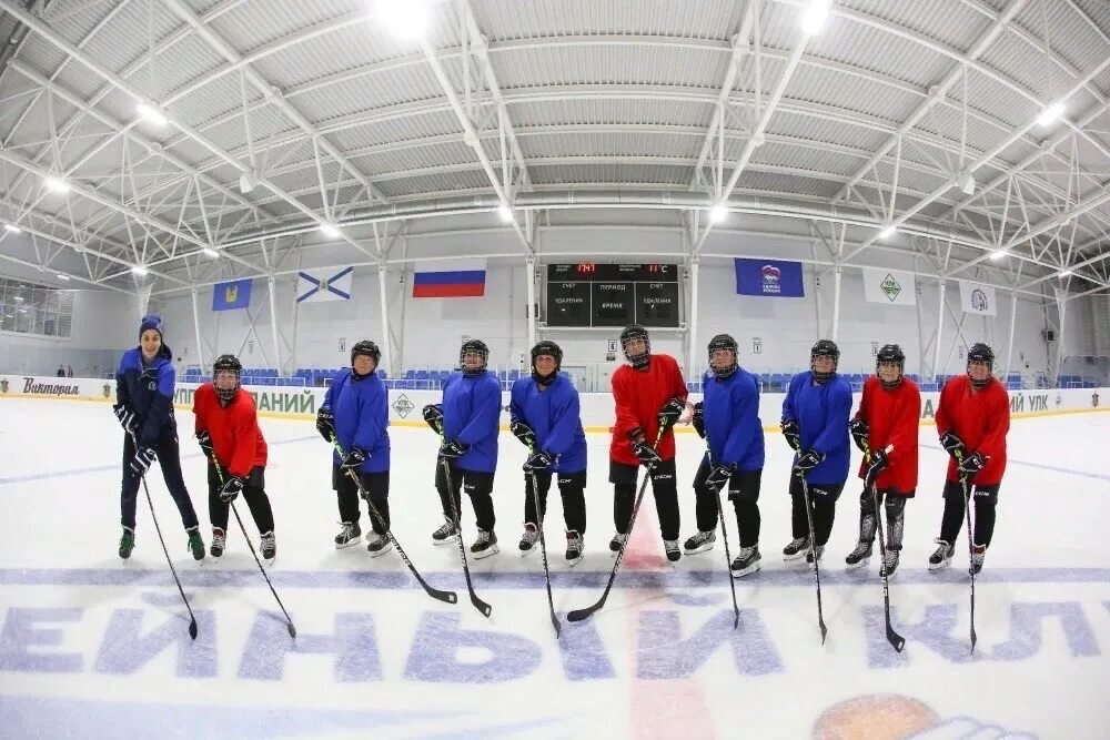 Хоккейная команда устьяночка женская. Хоккейная команда устьяночка из архангельской области. Устьяночка хоккейная команда. Хоккейная команда устьяночка женская. Хоккейная команда устьяночка женская.
