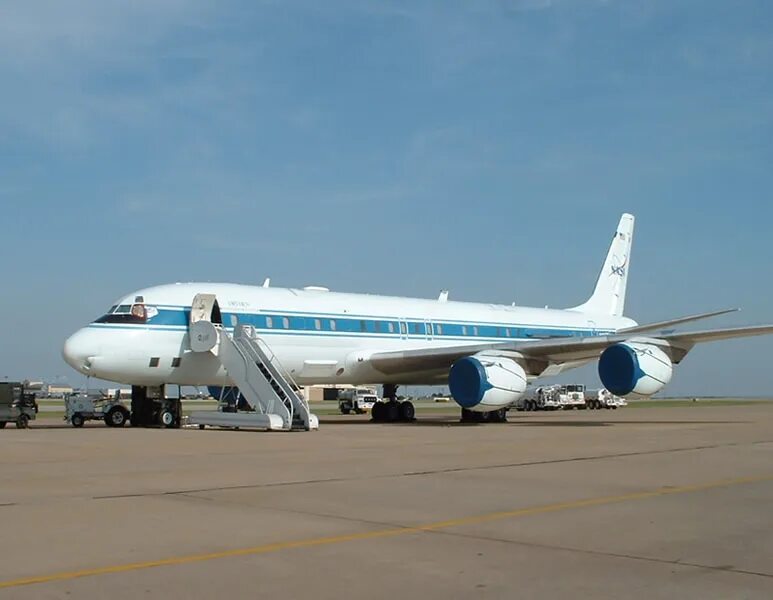 Дс no 8. Дуглас ДИСИ 8. ДС-8 самолет. DC-8. Самолет Дуглас 8.