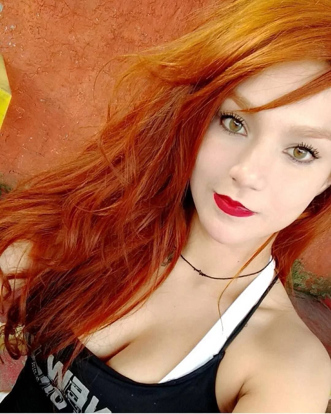 Redhead 18. Камила Помпеу. Кассандра Редхед рыжая.