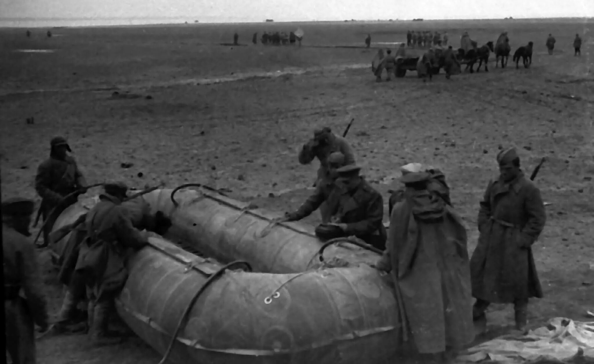 Переправа через сиваш 1944. Форсирование сиваша. Сиваш великая отечественная война. Форсирование сиваша 1944. Форсирования через сиваш 1943.