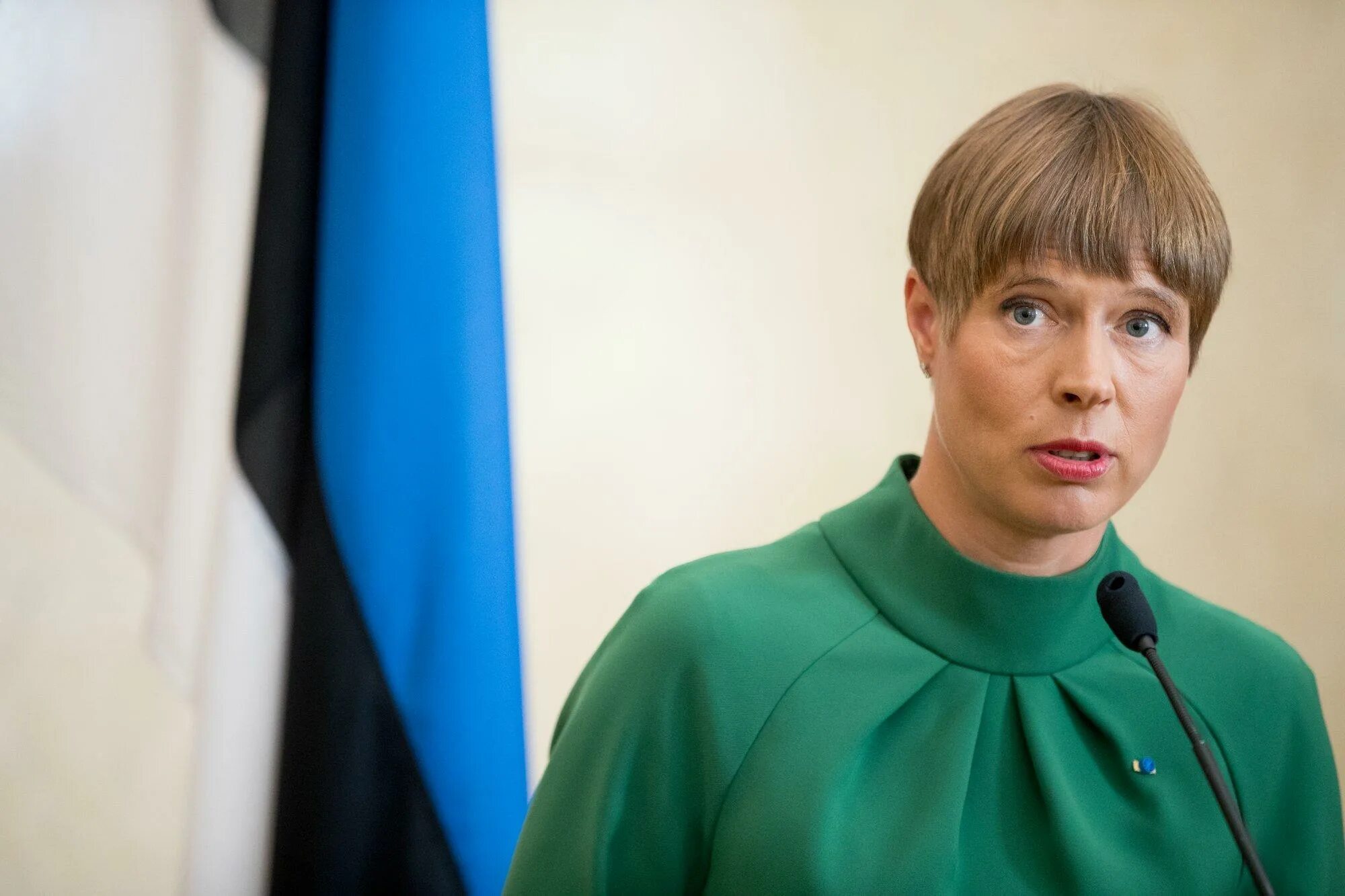 Сын премьер министра. Премьер министр Эстонии Кальюлайд.