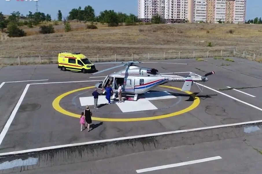 Вертолет санавиации Волгоград. Ансат вертолёт санавиация. Вертолетная площадка Волгоград. Вертолетные площадки для санавиации.