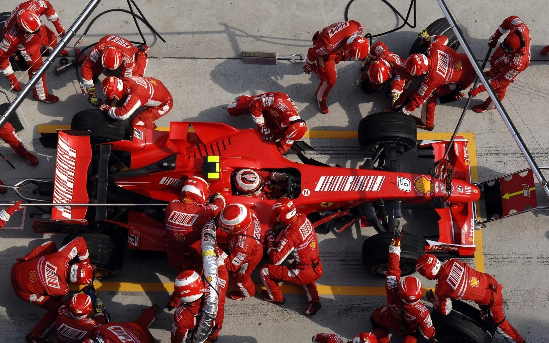 Формула 1 номер 13. Scuderia Ferrari f1 Team. Пит стоп f1. Ferrari f1 Pit. Пит стоп Феррари ф1.