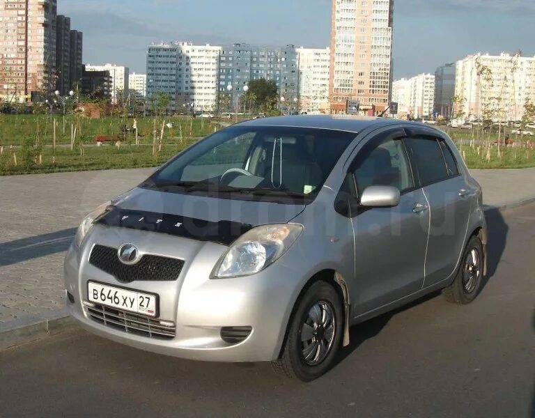 Б у в хабаровске недорого купить. Toyota Vitz 2007. Toyota Vitz 1990. Тойота Витц 2003 Золотая. Toyota Vitz 2006.