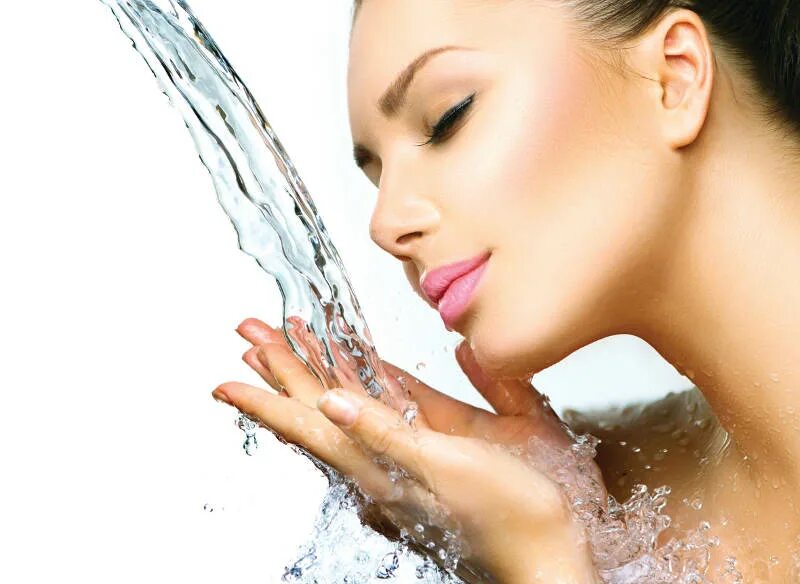 Девушка со струей. Подводный душ-массаж (пдм)* что это. Струя девушки. Девушка со струей. Девочка под душем.