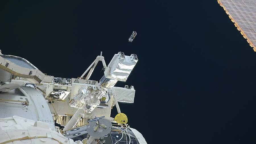 будущее космических исследований. космические исследования 2023. космические исследования 2023. город в открытом космосе. россия исследует космос.