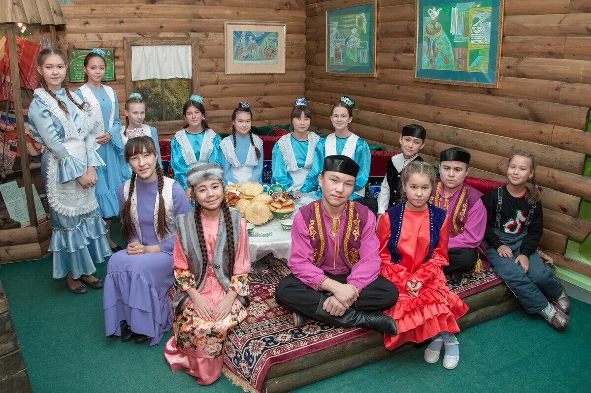 Народы бурятии эвенки. Ханты, манси, коми, селькупы, ненцы. Коренных малочисленных народов севера, сибири и дальнего востока. Одежда народов ханты и манси. Сибирские остяки народ сибири.