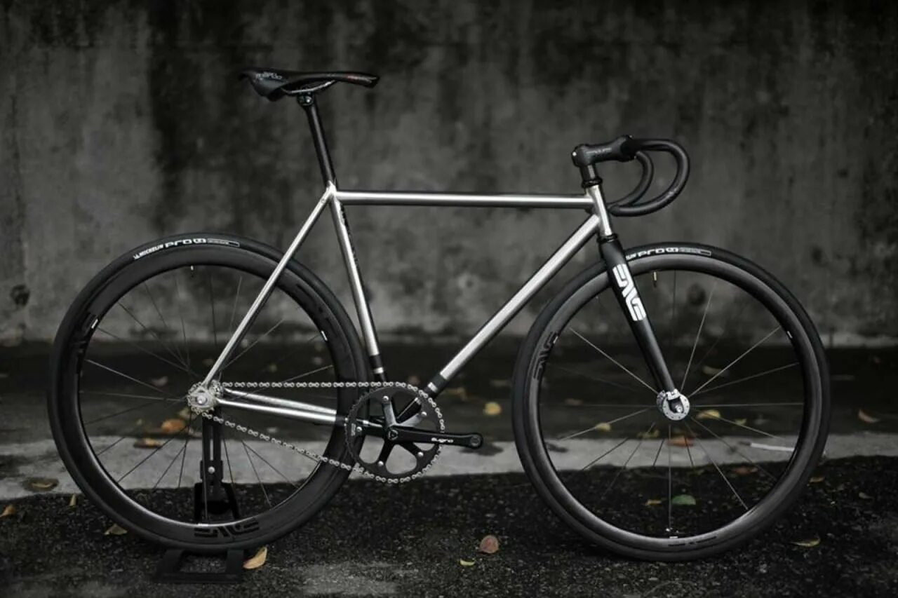 Fixed out. Bearbike prague 4.0 54. bear bike prague 4.0. bearbike madrid 4.0. bear bike fixed gear кастомизация.