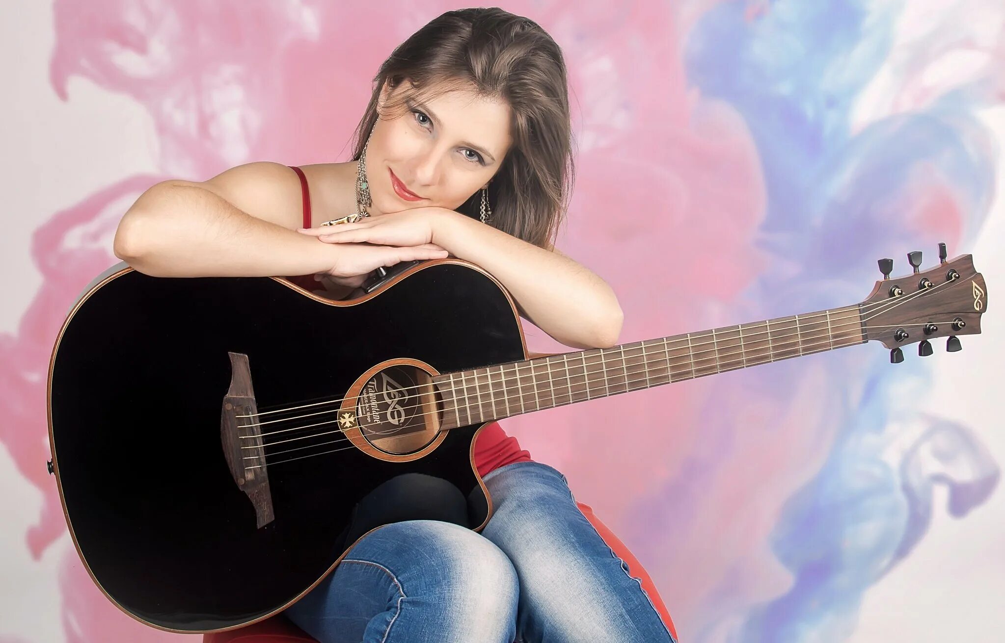 Девушка с гитарой фото. Молодая певица с гитарой. Шансон. Певицы шансона женщины.