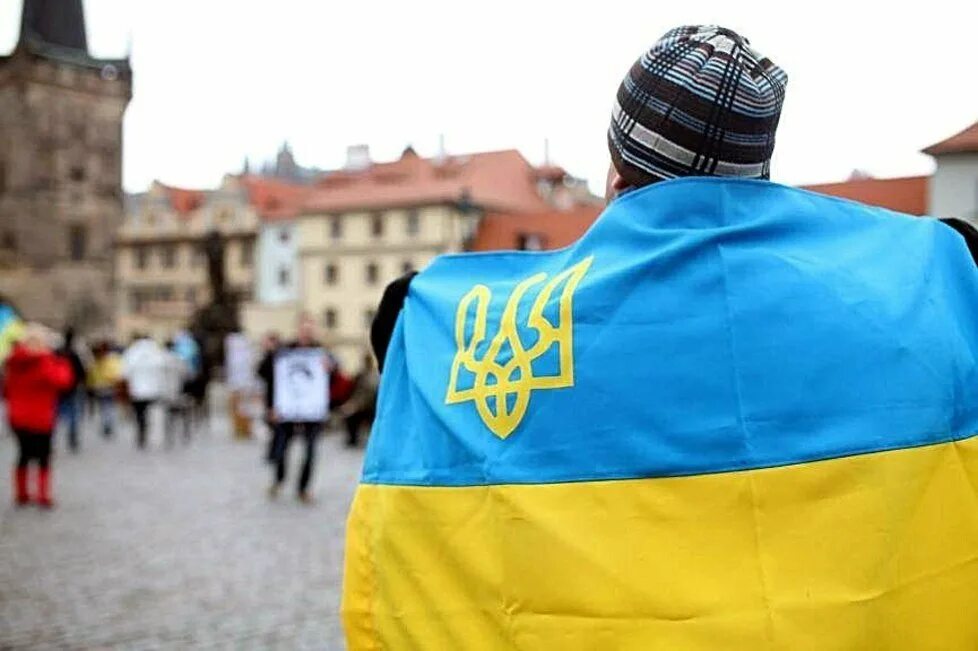 Создание независимой украины. Заробитчане из украины в польше. украинцы. движение украины в европу. украинские эмигранты.
