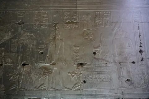 Рельефы залы