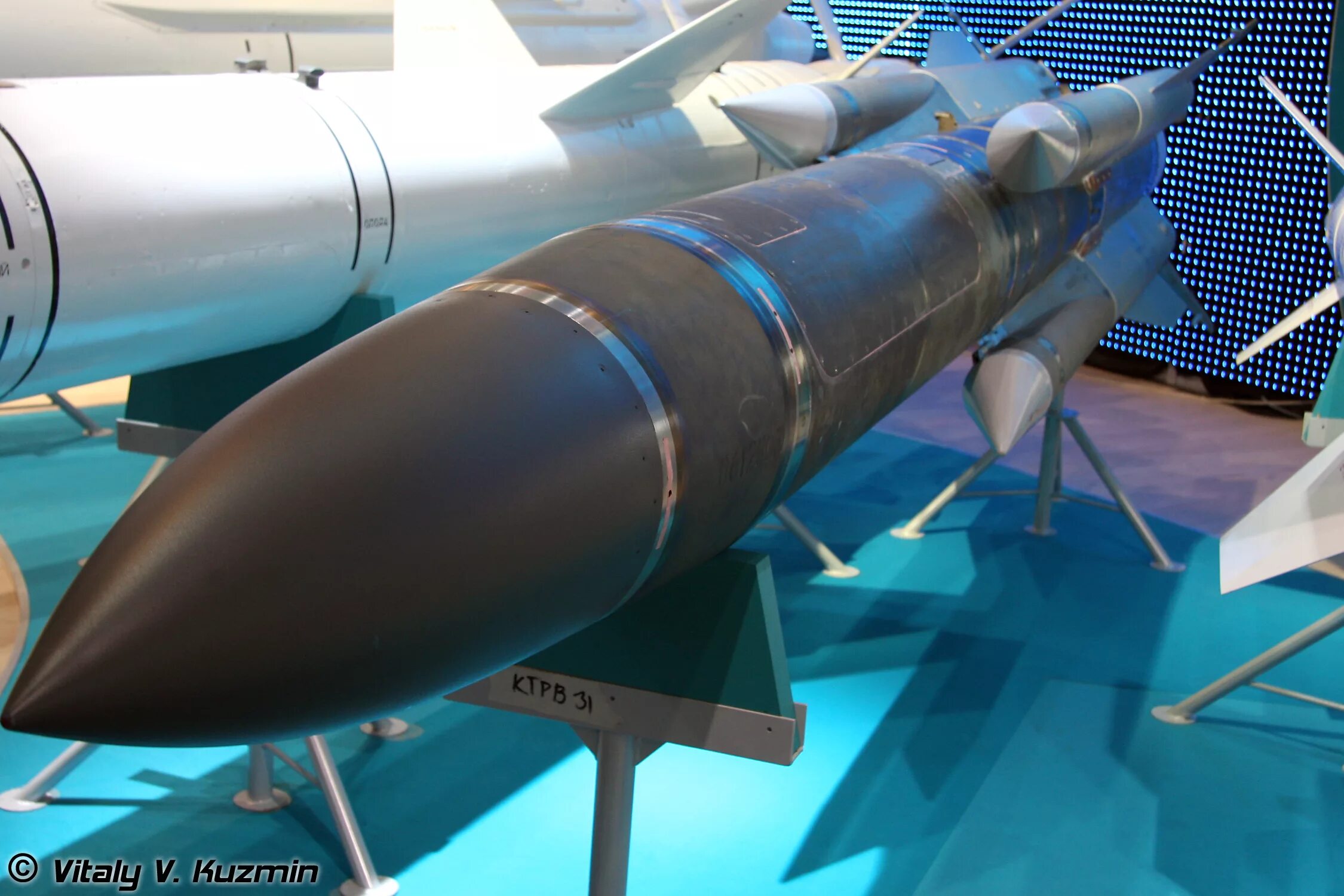 Х31пм ракета. Х-31п ракета. Противорадиолокационная ракета х-31п. Ракета х 31п. Ракета х 31п.