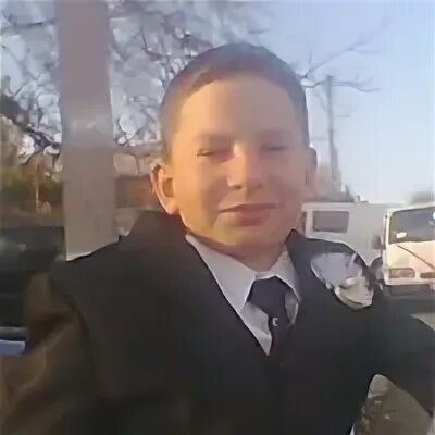 Макс жив