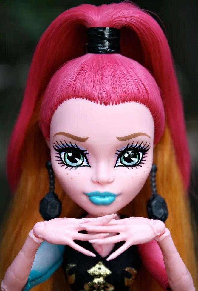 Куклы Monster Джиджи Грант. Джиджи Грант новый Скарместр кукла. Monster High Джиджи Грант. Джиджи Монстер Хай кукла. Хай джой