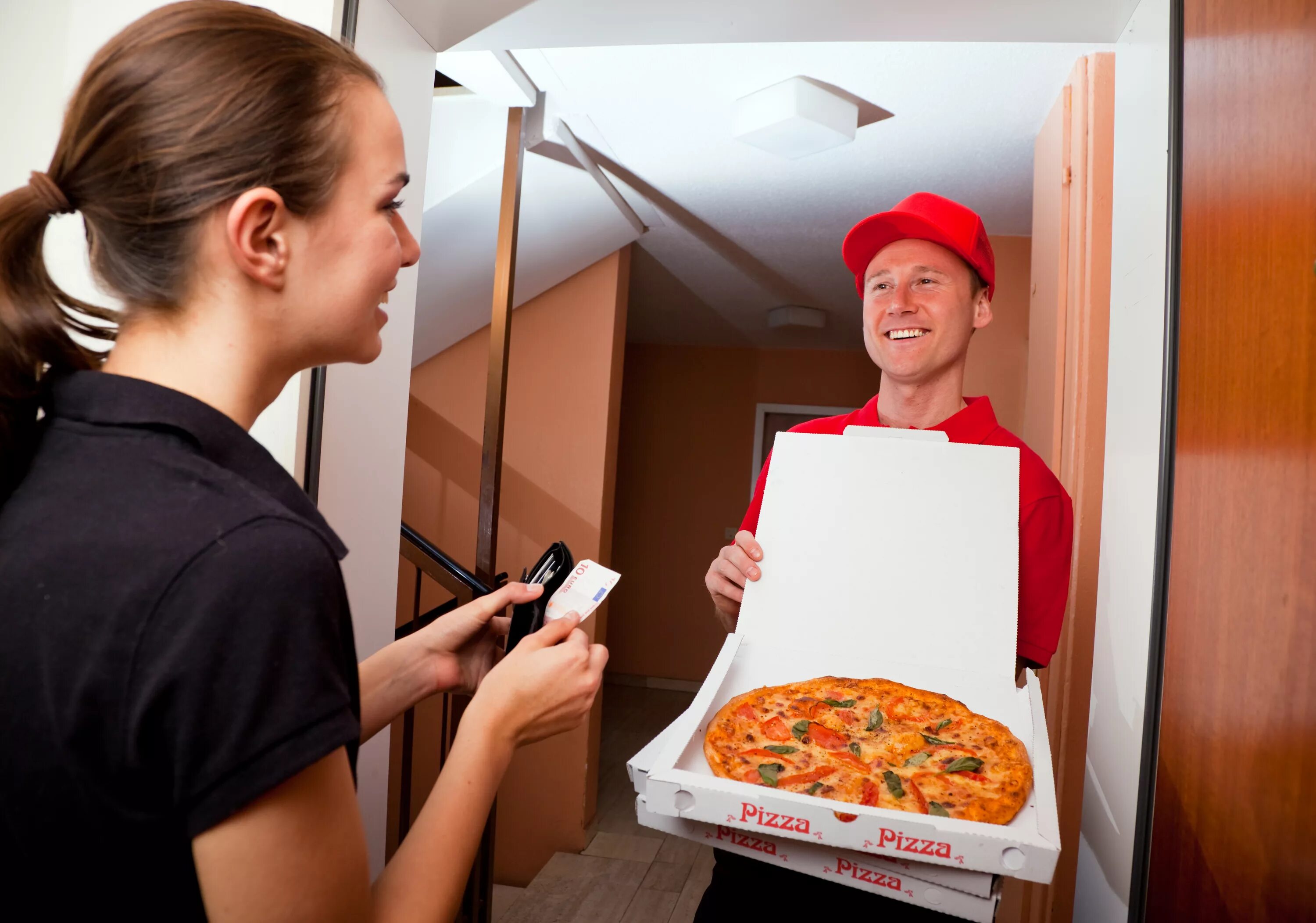 Order a pizza. Доставщик пиццы. Доставщик еды. Развозить пиццу. Разносчик пиццы.