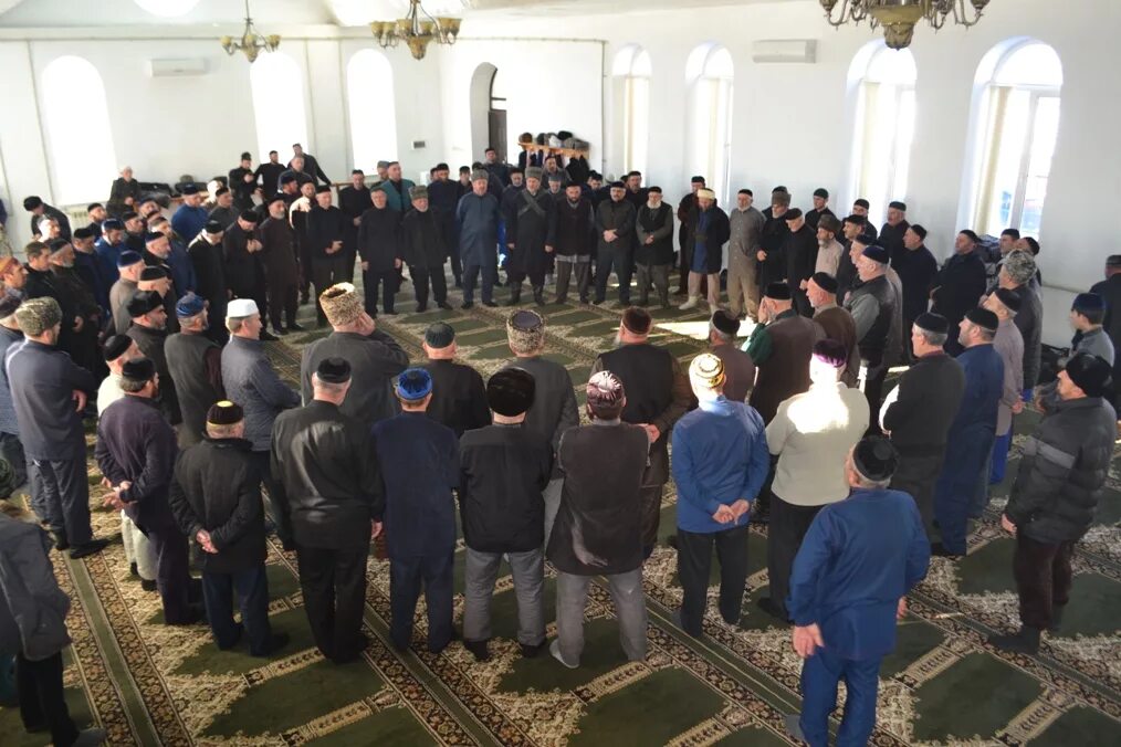Зикр конья. Тихий зикр. Кунта хаджи новосибирск. Кунта хаджи кишиев мечеть в курчалое. Новый редант зикр.