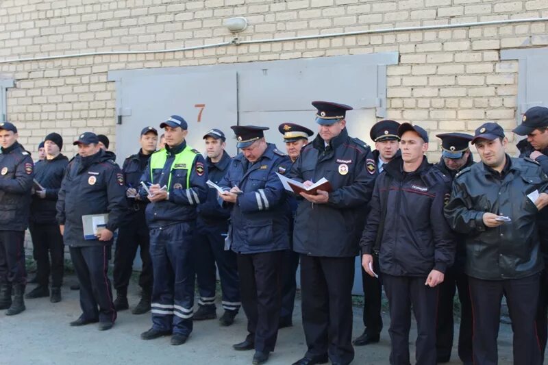 Полиция челябинск центральное. МВД по Еманжелинскому району. Сотрудники полиции Челябинск. Полиция Челябинской области. Полиция Еманжелинск.